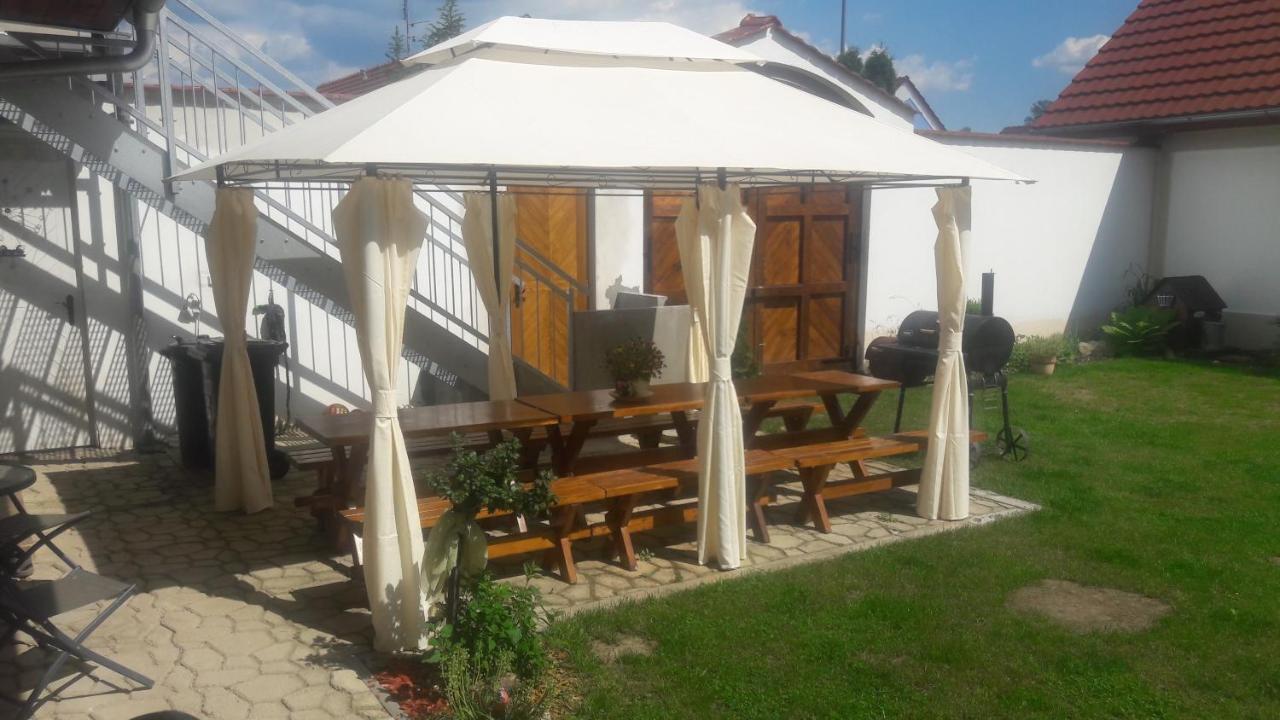 Ubytovani Otin Jindřichŭv Hradec Exteriör bild